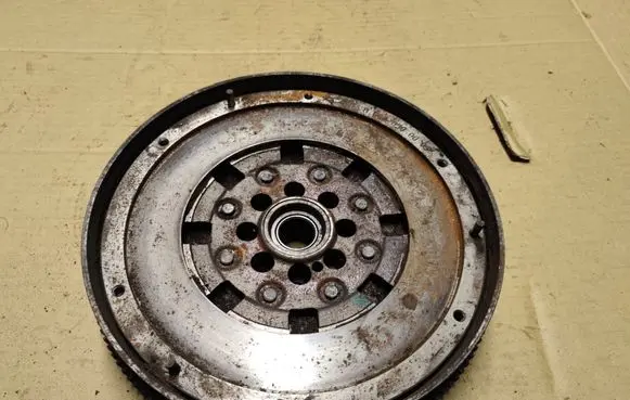 Chrysler PT Cruiser Flywheel 