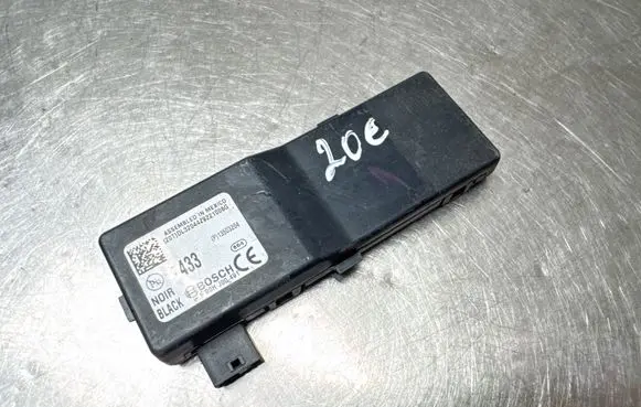 Opel Insignia A Door central lock control unit/module 13503204 F00HJ00491