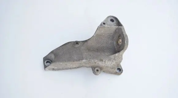 Audi A6 S6 C5 4B Gearbox mounting bracket 8D0399114
