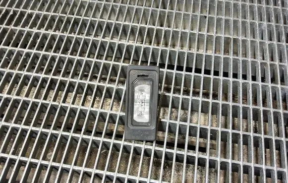 Audi A4 S4 B8 8K Number plate light 4G0943021