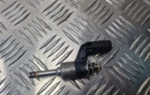 Volkswagen Golf V Fuel injector 03C906036E