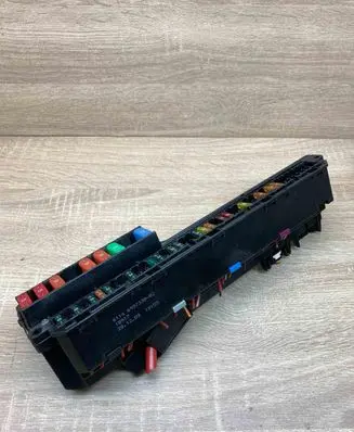 BMW 5 E60 E61 Fuse module 6957330