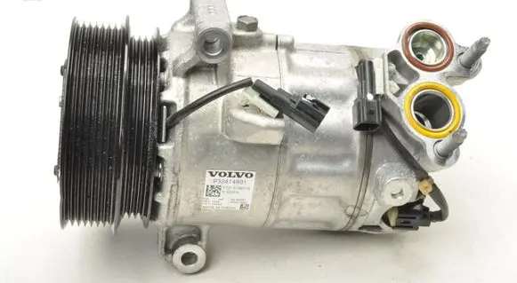 Volvo XC40 Air conditioning (A/C) compressor (pump) 32414891