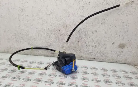 Audi A4 S4 B5 8D Rear door lock 8D0839015A