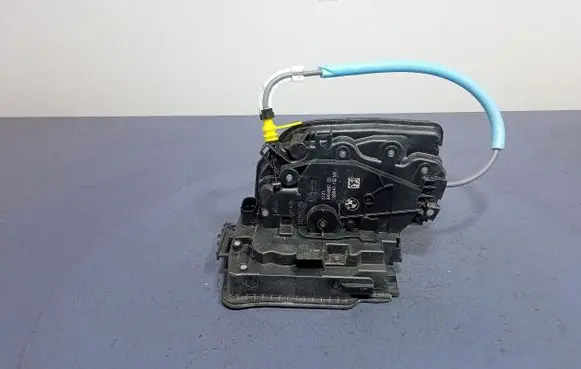 BMW X5 E53 Front door lock 9464890