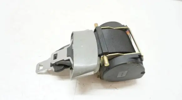 Renault Thalia I Middle seatbelt (rear) 153504