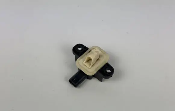 Mercedes-Benz A W176 Airbag deployment crash/impact sensor A1668210351