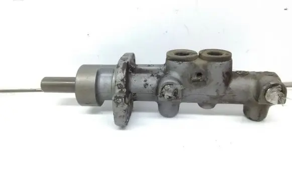Skoda Fabia Mk1 (6Y) Master brake cylinder X5617