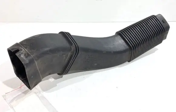 BMW 5 GT F07 Air intake hose/pipe 7811597