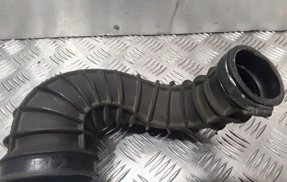 Volvo S60 Air intake hose/pipe 08634143