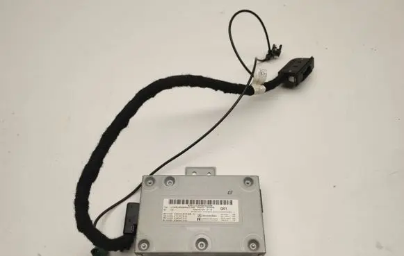Mercedes-Benz E W212 Head unit multimedia control A2048708626