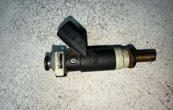 Dodge Caliber Fuel injector 04891577AB