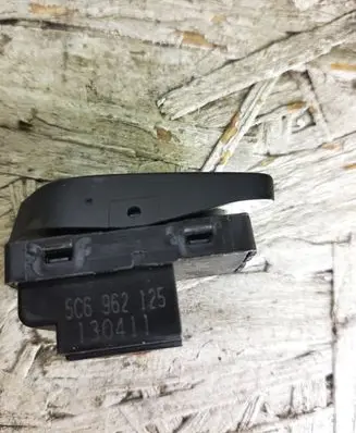 Volkswagen Jetta VI Central locking switch button 5C6962125