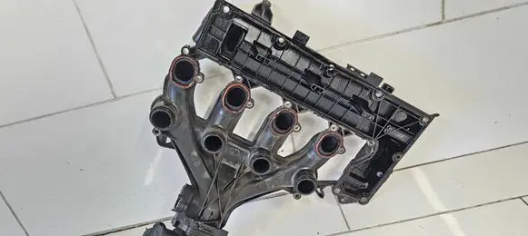 Volvo V50 Intake manifold 9645977980