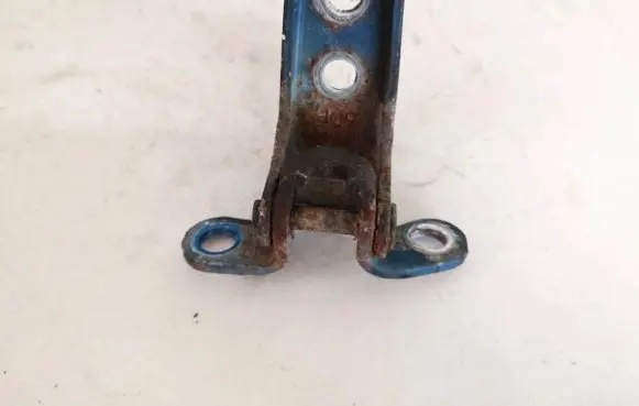 Honda Civic Front door upper hinge