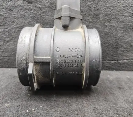 Audi A6 S6 C5 4B Mass air flow meter 078906461B 0280218038