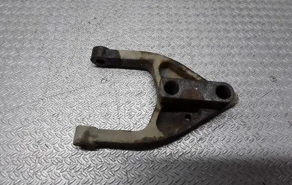 Suzuki Liana Gearbox mounting bracket