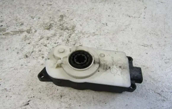 BMW X5 G05 Radiator active air flap actuator 5811R1000
