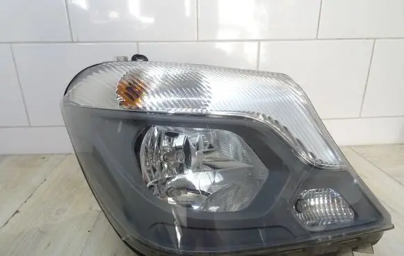 Mercedes-Benz Sprinter W906 Headlight/headlamp A9068205700