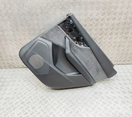 Audi Q7 4M Rear door card panel trim 4M0867304C