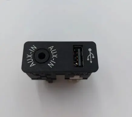 Mini Cooper Countryman R60 USB socket connector 84109229246