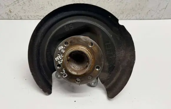 Opel Grandland X Rear wheel hub 9820098380