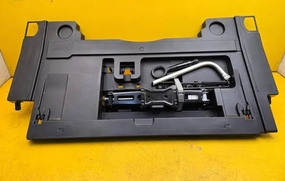 Audi A5 Tool box 8W8863373