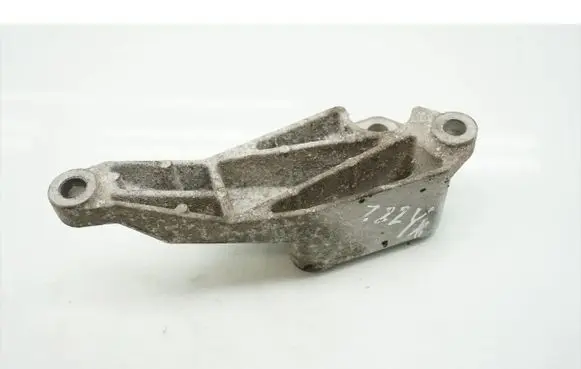 Opel Vectra C Engine mounting bracket