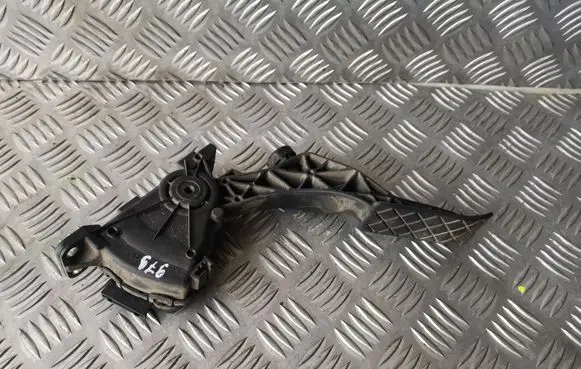 Volkswagen Transporter - Caravelle T5 Accelerator throttle pedal 7H1723503F