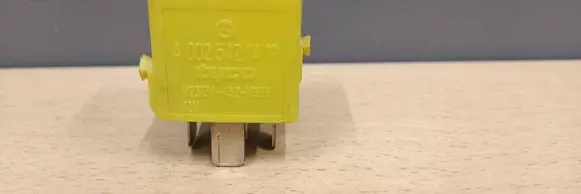 Mercedes-Benz E W211 Other relay A0025421419 V23134A52X335