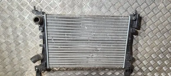 Opel Corsa D Coolant radiator 203720770