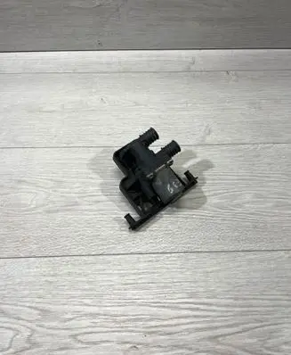 BMW 3 E90 E91 Coolant heater control valve 64118379921 1147412154 1136009701
