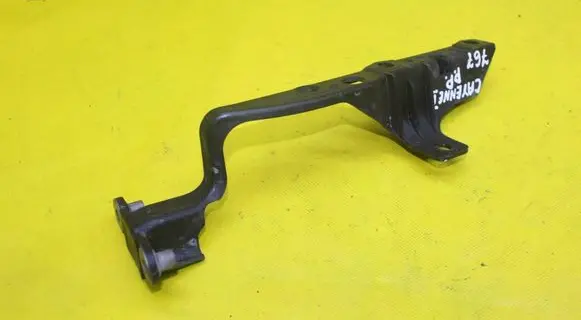 Porsche Cayenne (9PA) Fender mounting bracket 7L0805734