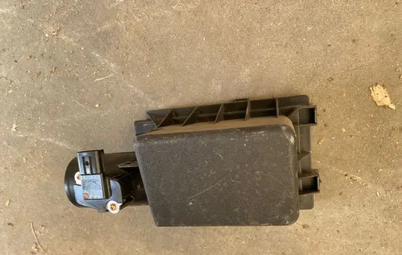 Toyota C-HR I Air filter box