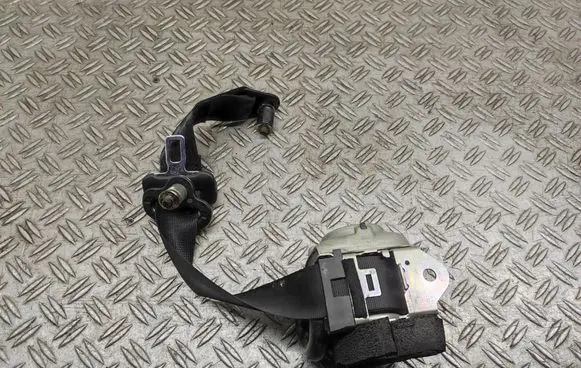 Rear seatbelt