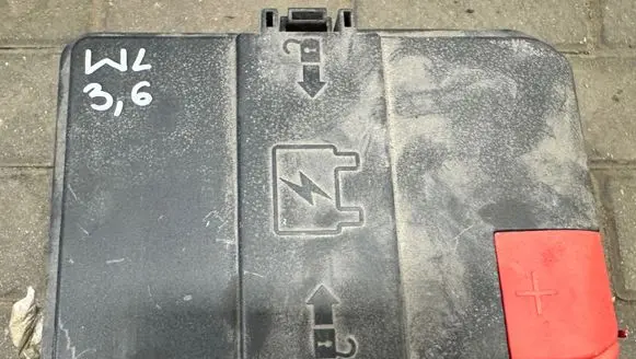 Jeep Grand Cherokee WL Fuse box set 68347002AE 68347011AC