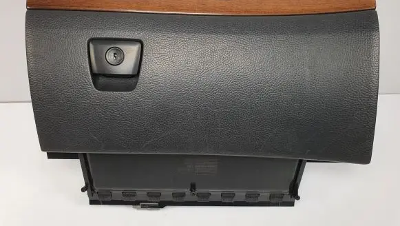 Volvo XC90 Glove box 3409421