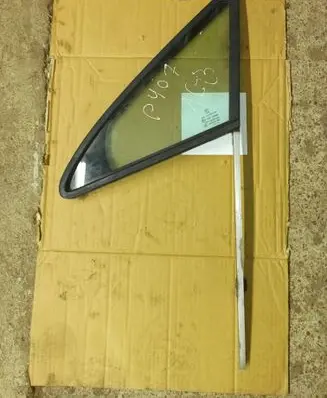 Peugeot 407 Front door vent window glass four-door 