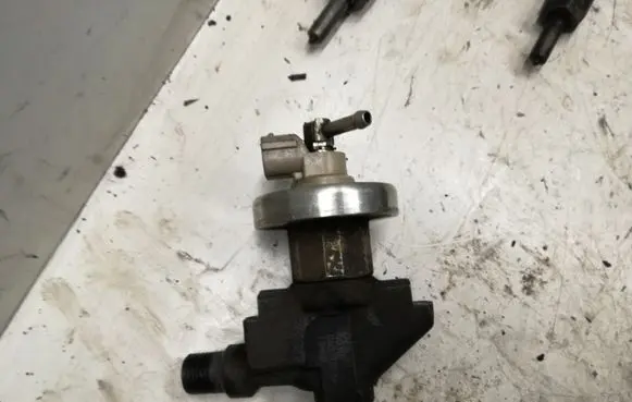 Mazda 6 Fuel injector 503006D1553413H50
