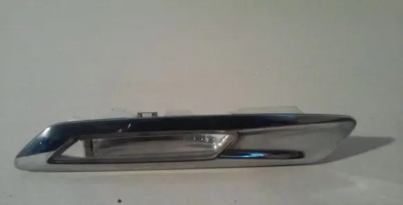 BMW 5 F10 F11 Front fender indicator light 7154168 7154170