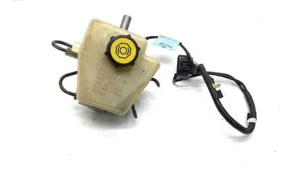 Jaguar XK8 - XKR Master brake cylinder LJG3125AB C2N1911