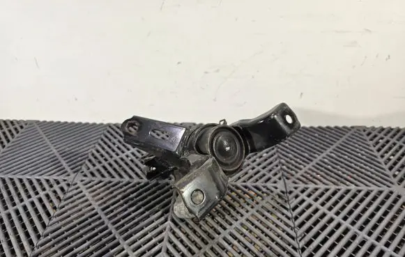 Toyota Auris E180 Engine mount bracket