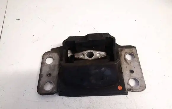 Ford S-MAX Engine mount bracket