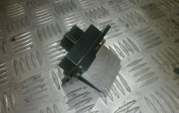 Mazda 323 Heater blower motor/fan resistor HB151BC5E 7b94