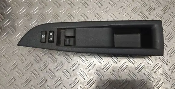 Toyota Verso-S Electric window control switch 7423252520