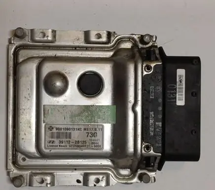 Hyundai i30 Engine control unit/module 391122B125