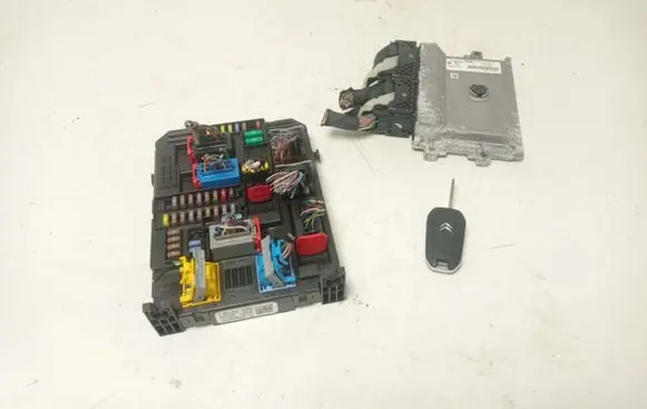 Citroen C3 Engine ECU kit and lock set 9830790580