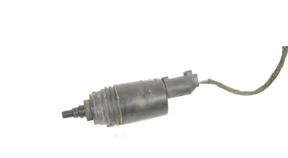 BMW 5 E60 E61 Windscreen/windshield washer pump 8377612