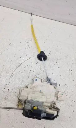 Audi A3 S3 8P Front door lock