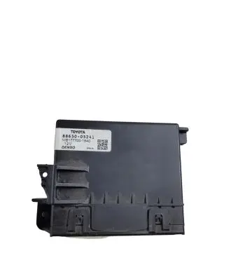 Toyota Avensis T270 Air conditioner control unit module 8865005241